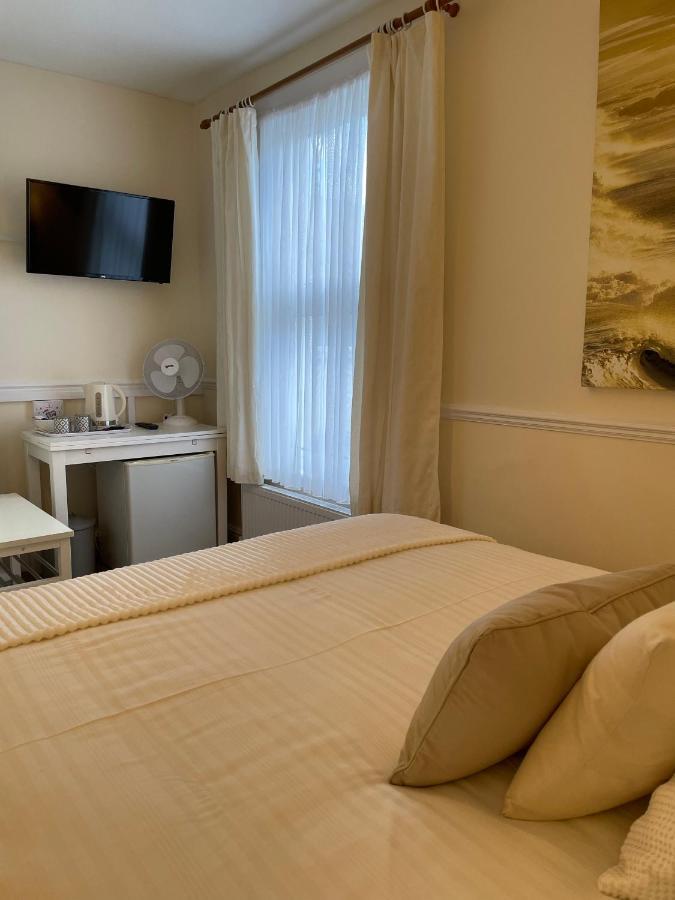 Caris Guest House Southend-on-Sea Ngoại thất bức ảnh
