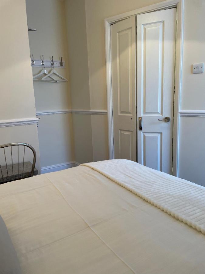 Caris Guest House Southend-on-Sea Ngoại thất bức ảnh