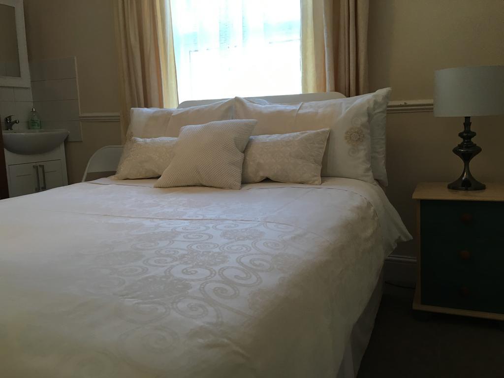 Caris Guest House Southend-on-Sea Ngoại thất bức ảnh